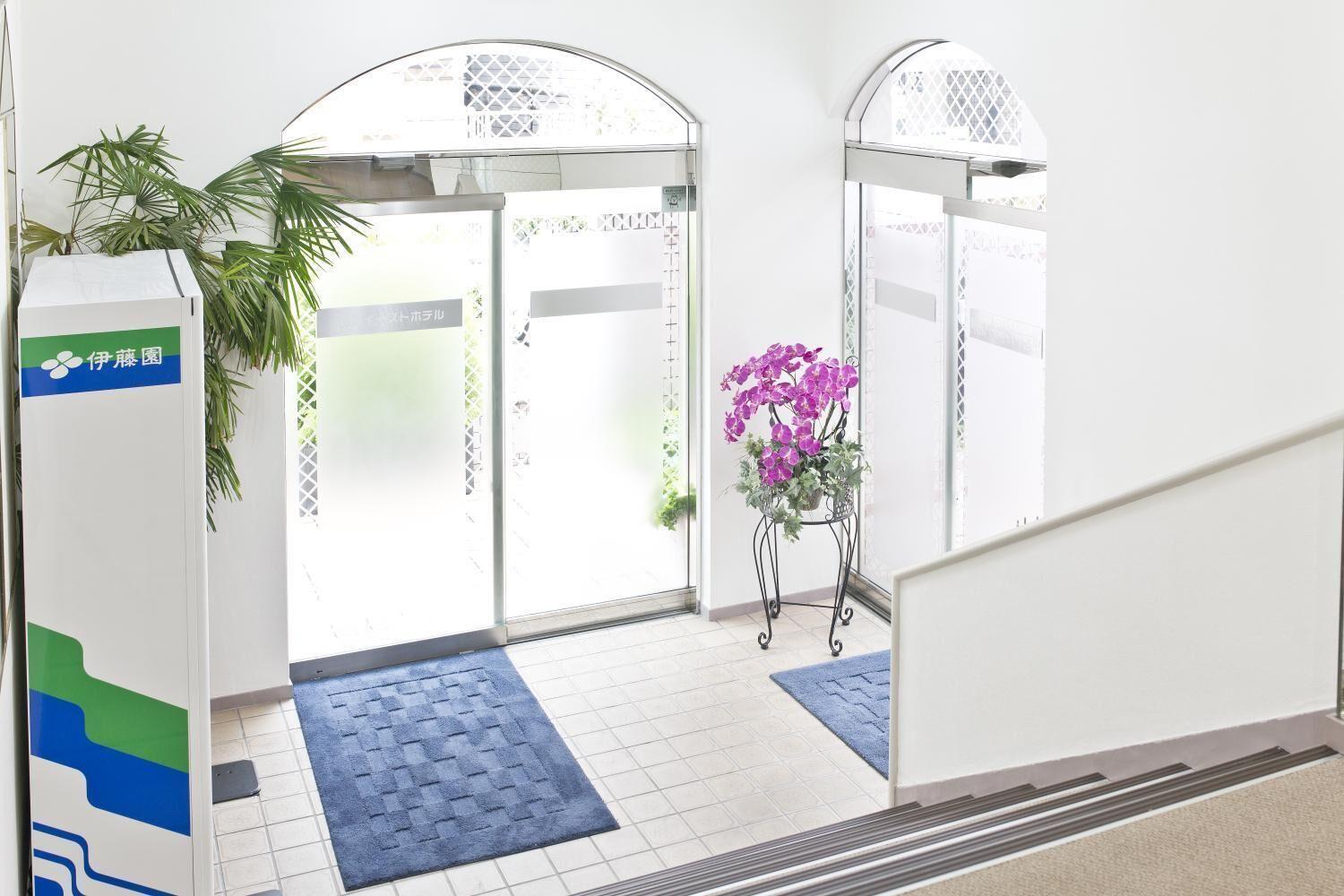 Shinjuku East Hotel — Fotos 1